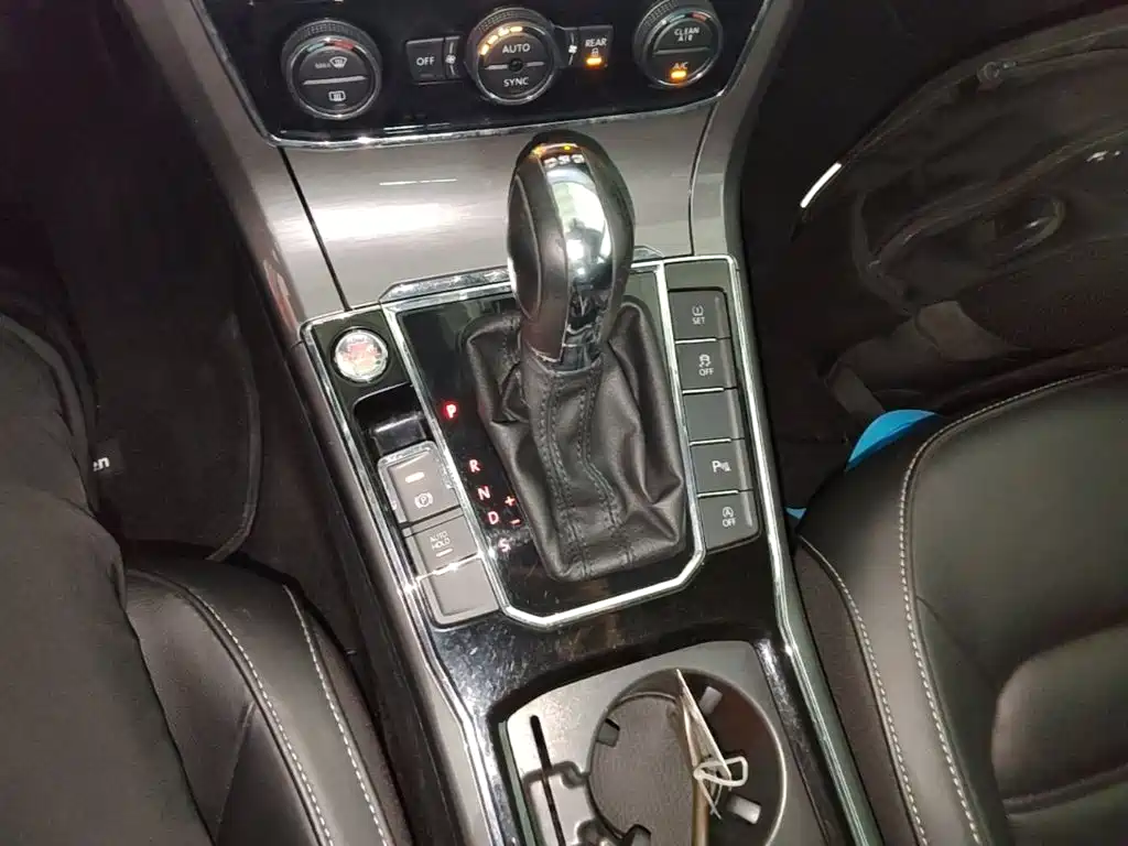 Volkswagen Passat — фото 14