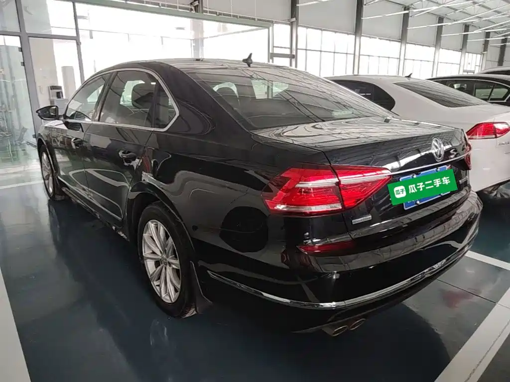 Volkswagen Passat — фото 5