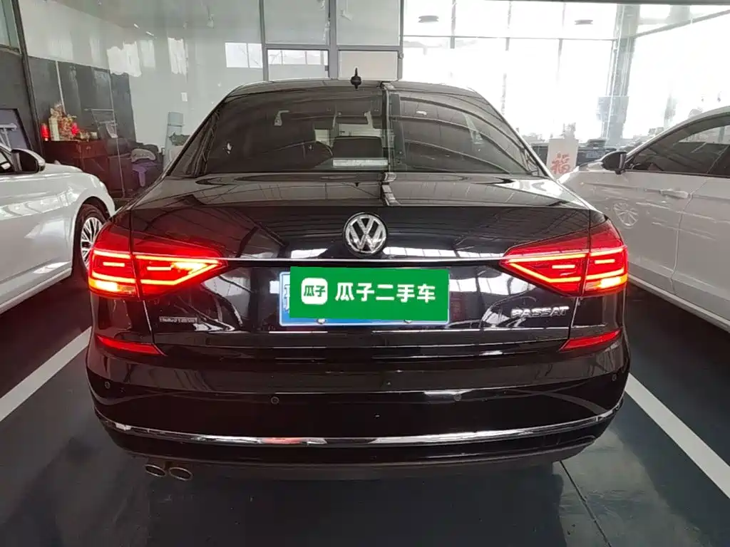 Volkswagen Passat — фото 6