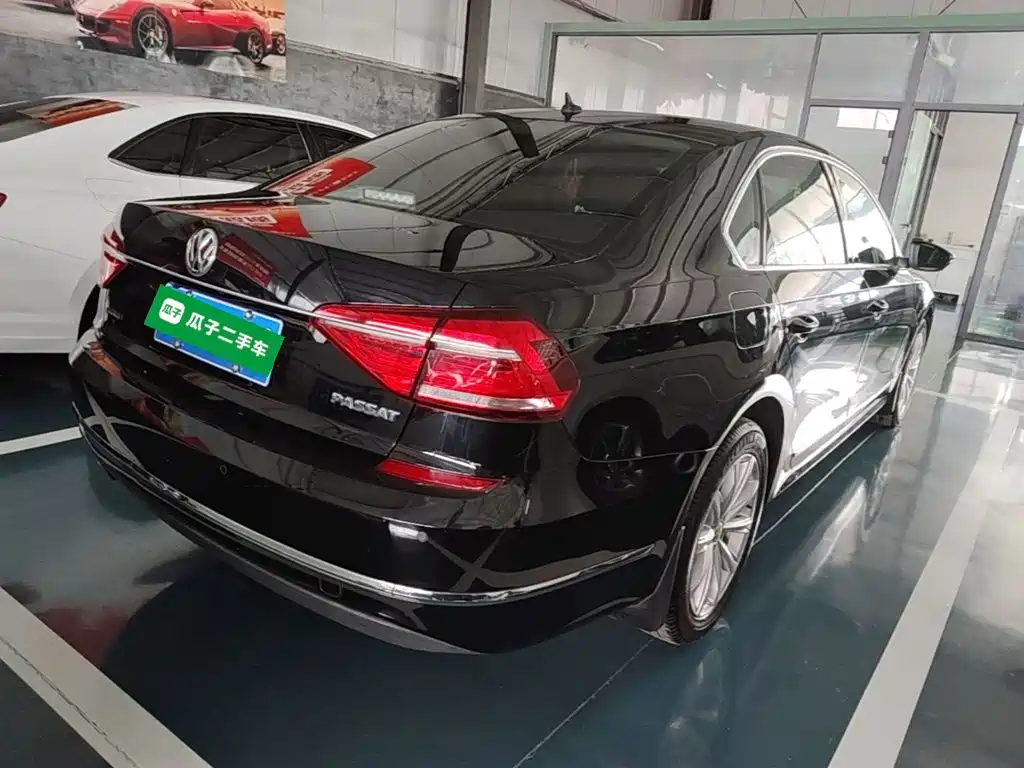 Volkswagen Passat — фото 7
