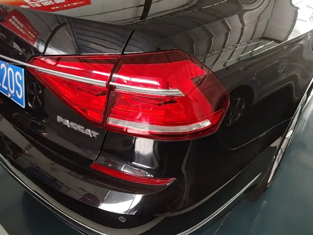 Volkswagen Passat — фото 8