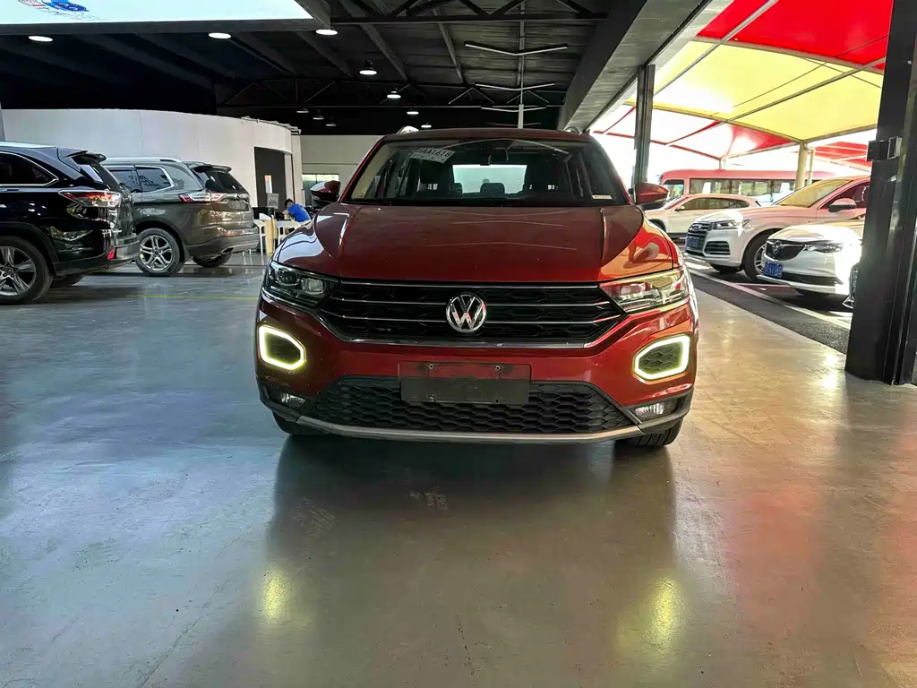Volkswagen T-Roc — фото 2
