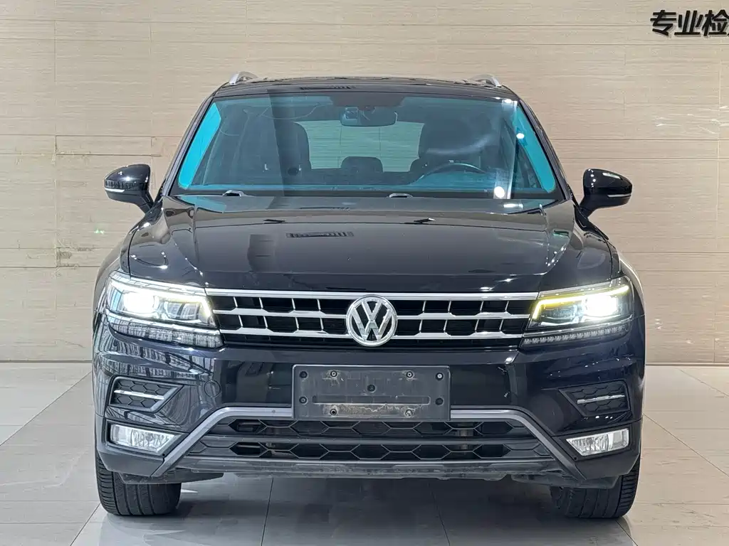 Volkswagen Tiguan L — фото 2
