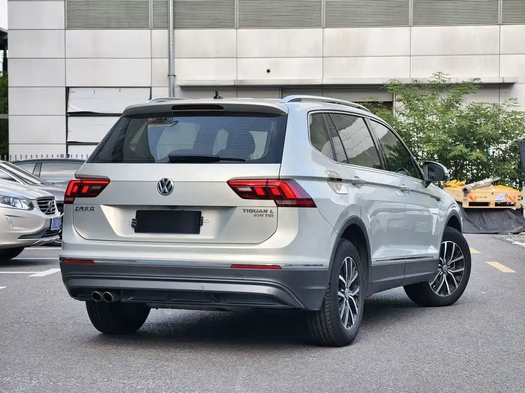 Volkswagen Tiguan L — фото 2