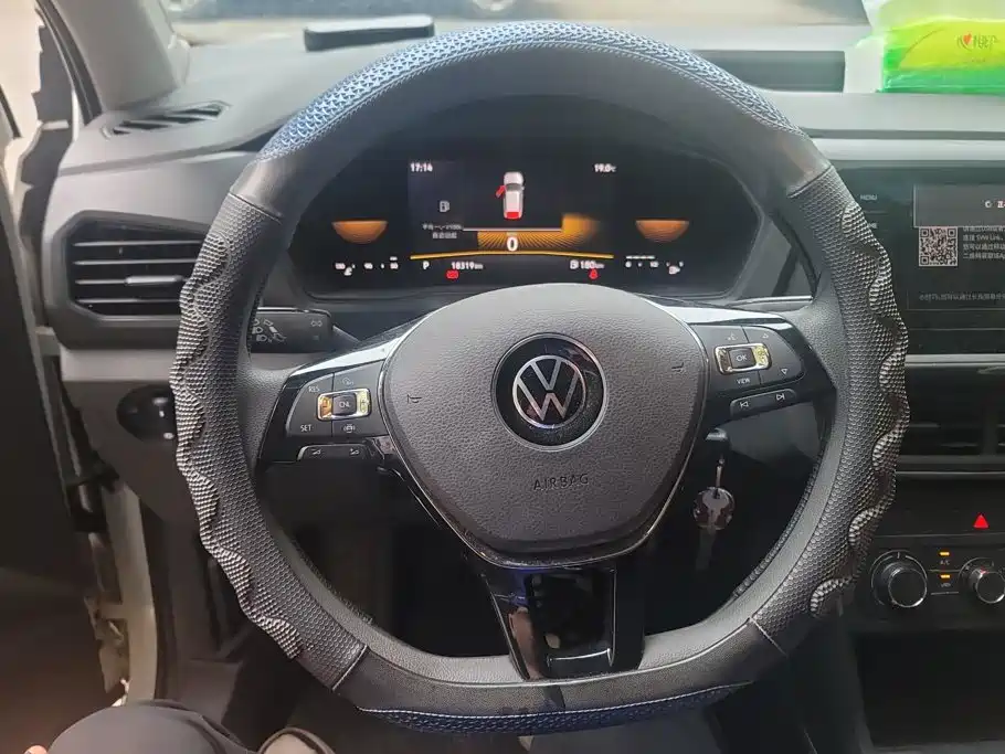 Volkswagen T-Cross — фото 15