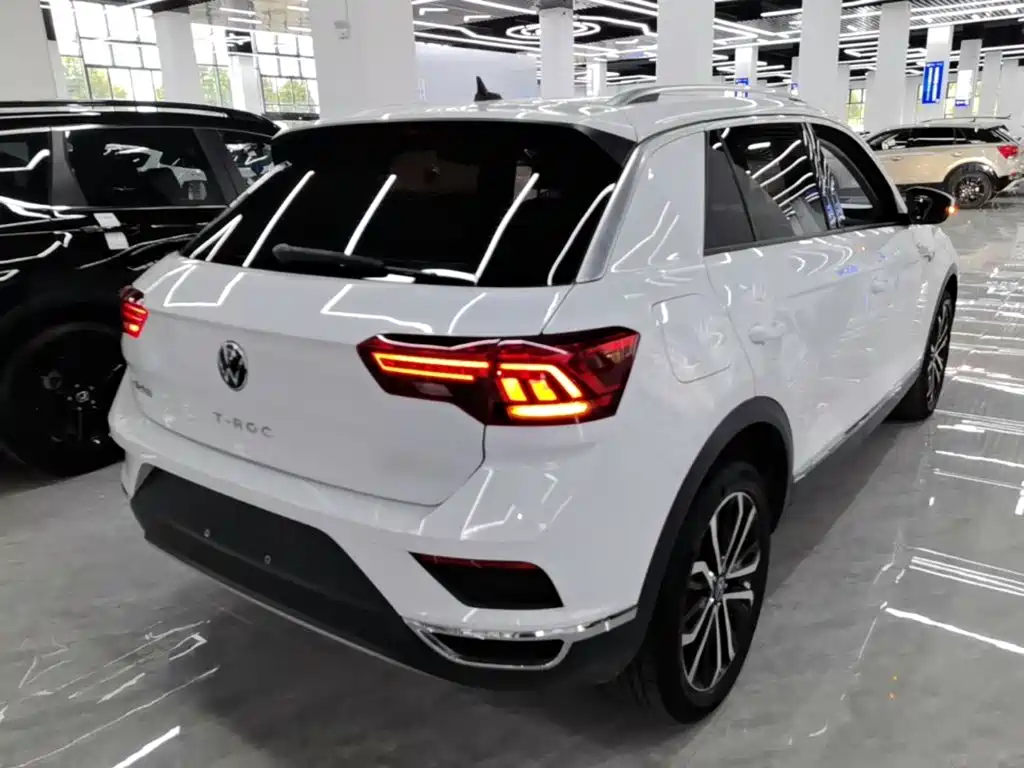 Volkswagen T-Roc — фото 7