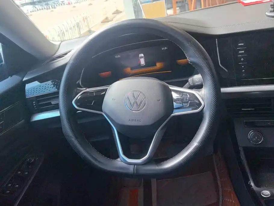 Volkswagen Passat — фото 14