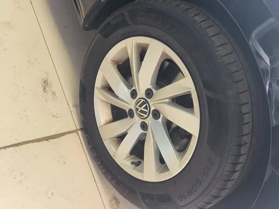 Volkswagen Passat — фото 5