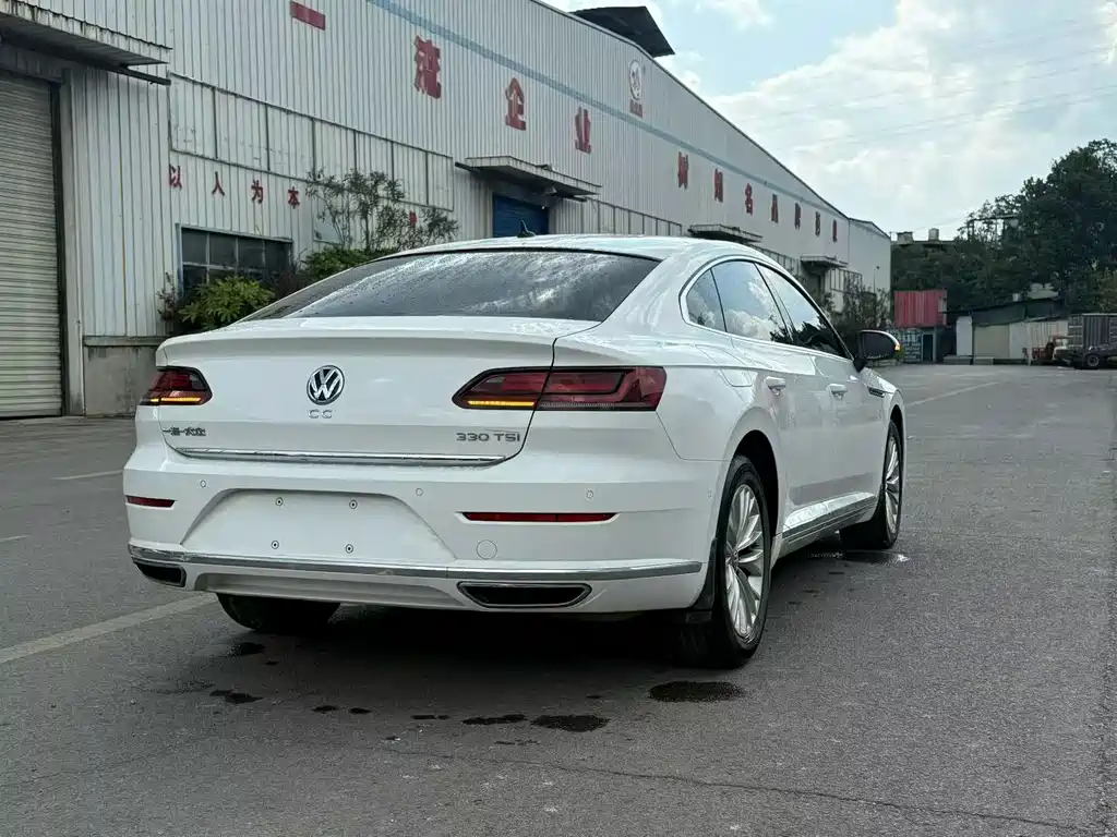 Volkswagen CC — фото 9