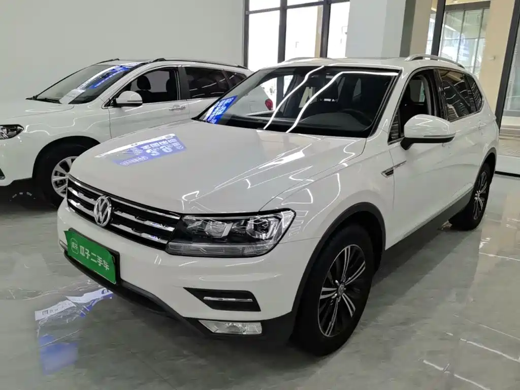 Volkswagen Tiguan L — фото 2