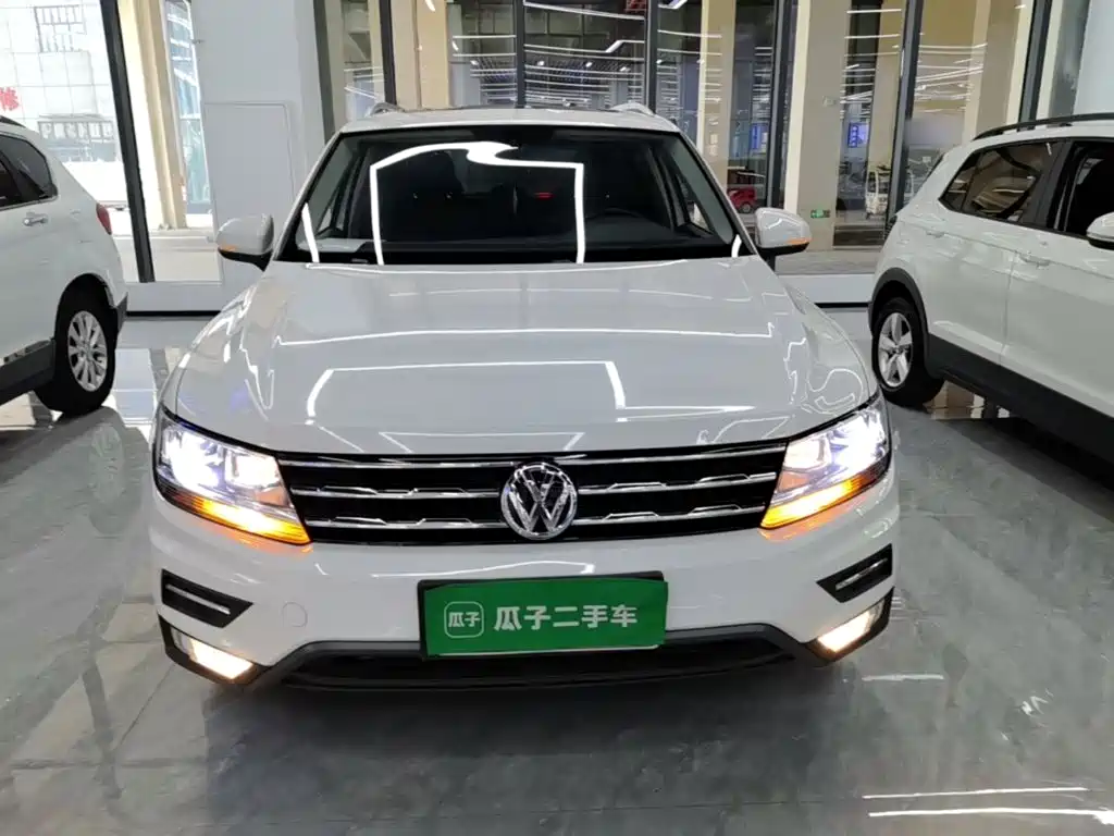 Volkswagen Tiguan L — фото 3