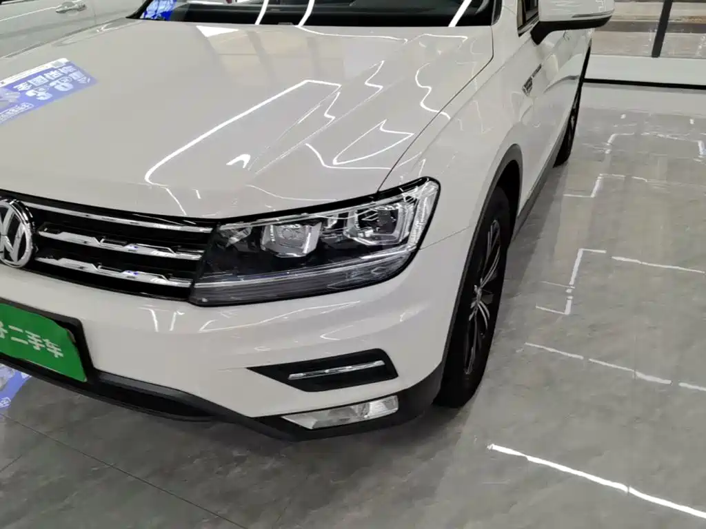 Volkswagen Tiguan L — фото 24