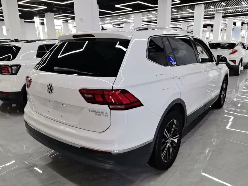 Volkswagen Tiguan L — фото 7