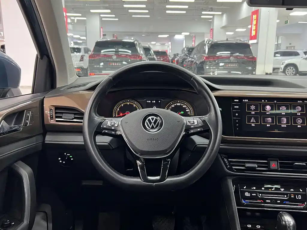 Volkswagen Tharu — фото 7