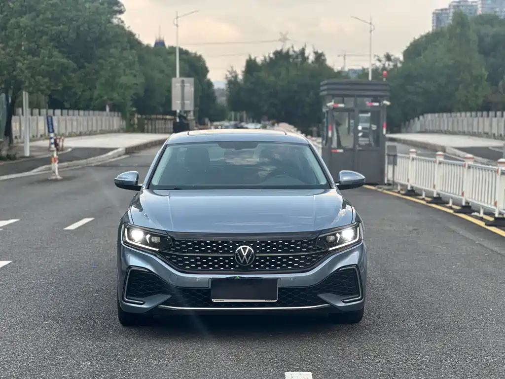 Volkswagen Passat — фото 2