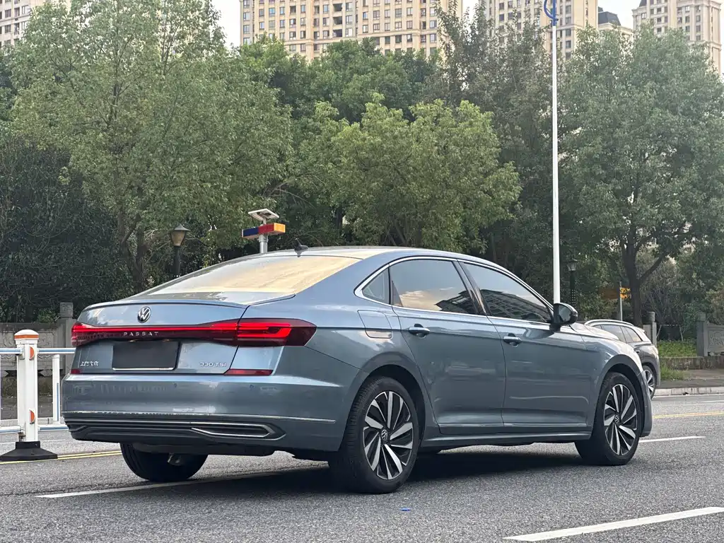 Volkswagen Passat — фото 5