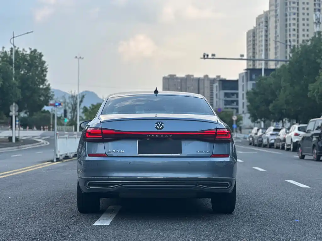 Volkswagen Passat — фото 6