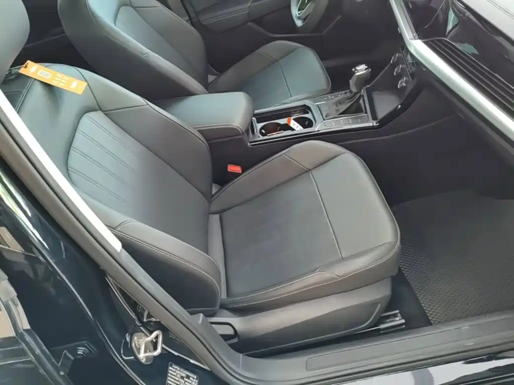 Volkswagen Passat — фото 25