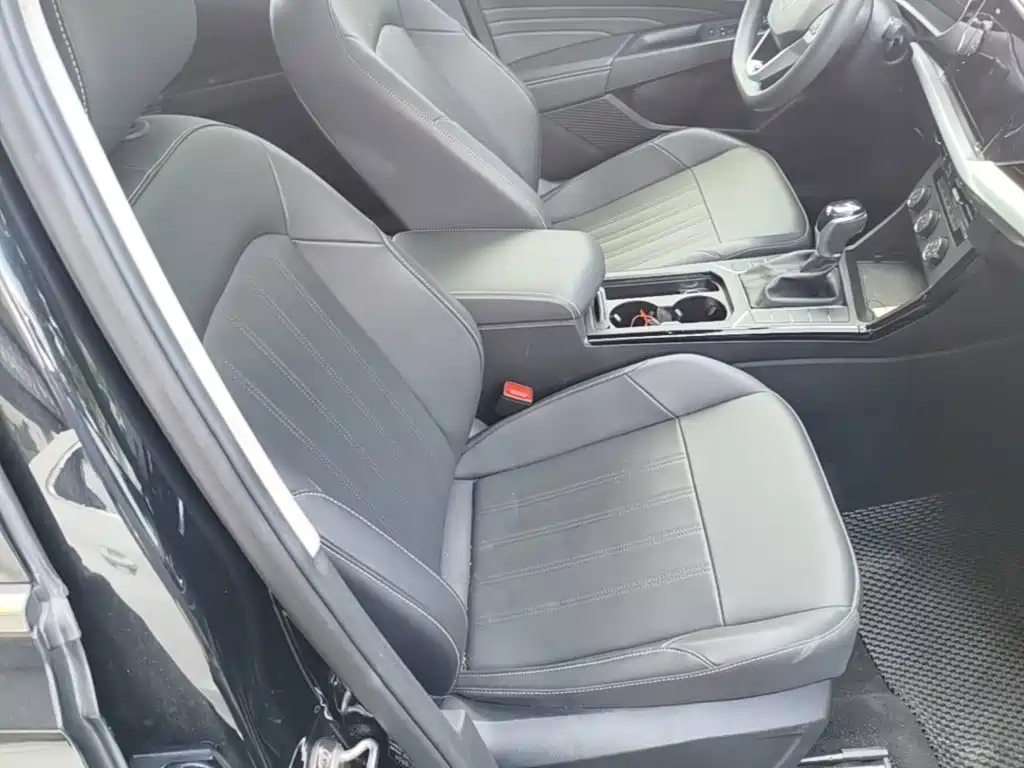 Volkswagen Passat — фото 25