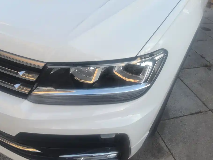 Volkswagen Tiguan L — фото 5