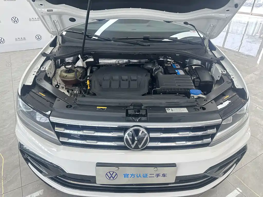 Volkswagen Tiguan L — фото 20