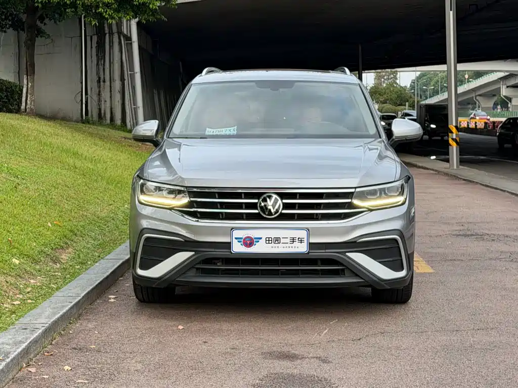 Volkswagen Tiguan L — фото 2