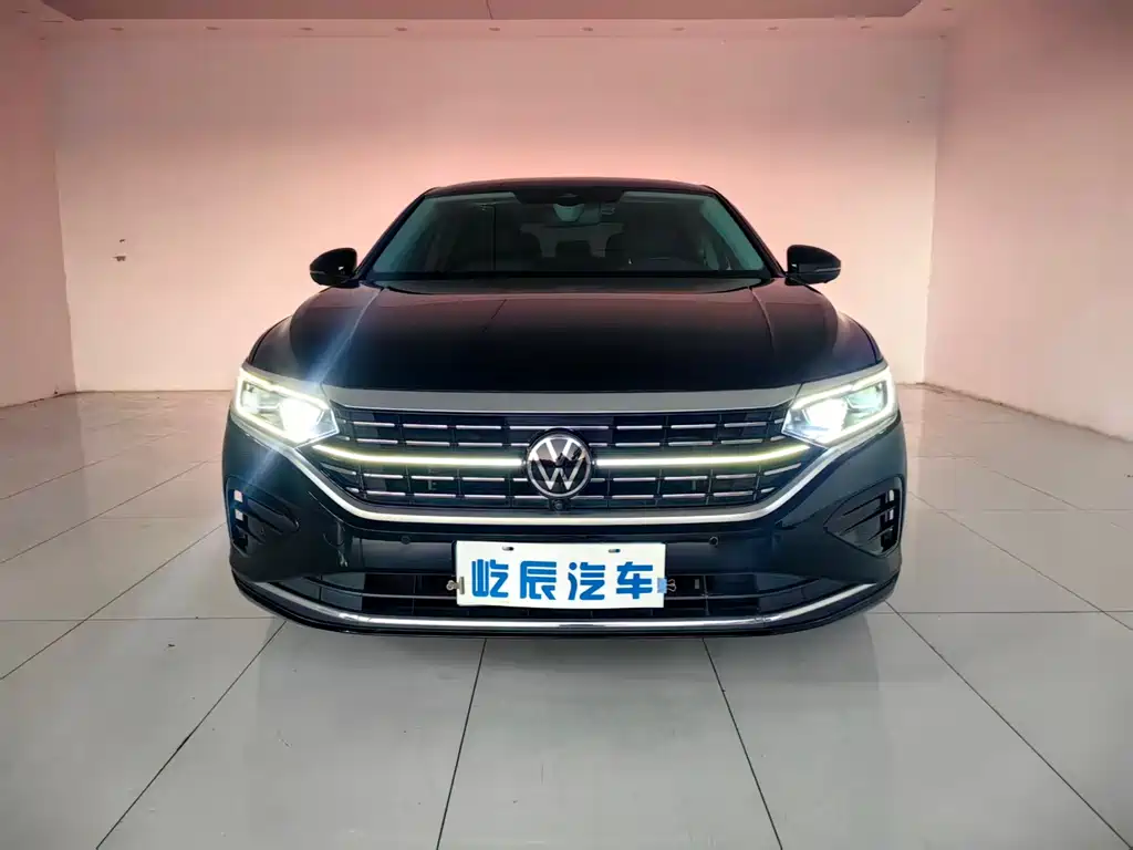 Volkswagen Passat — фото 13