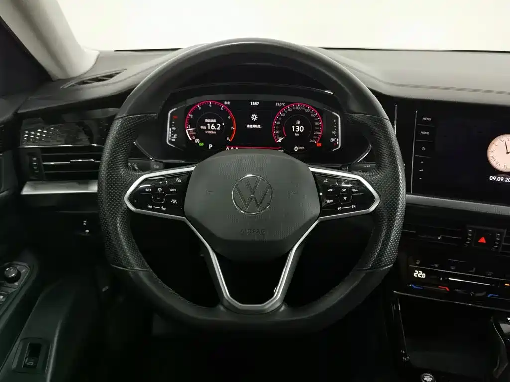 Volkswagen Passat — фото 11