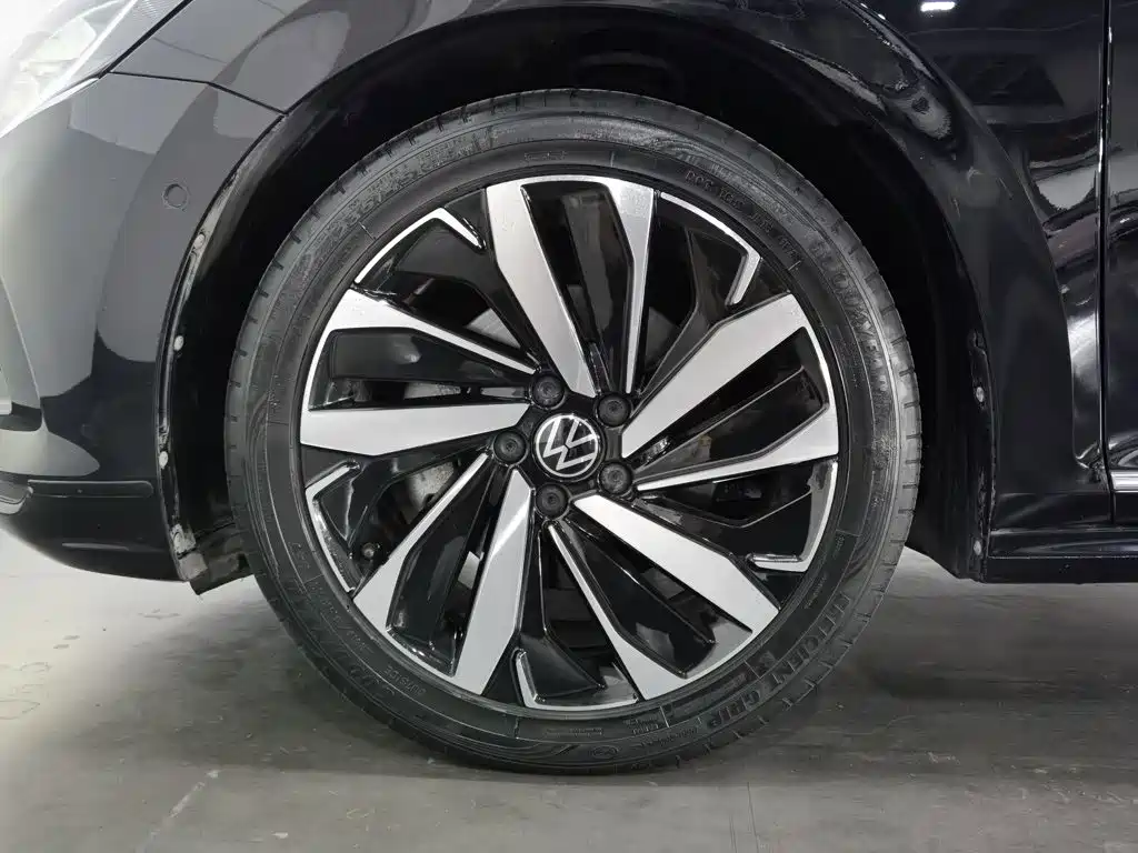 Volkswagen Passat — фото 17