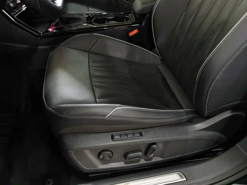 Volkswagen Passat — фото 20