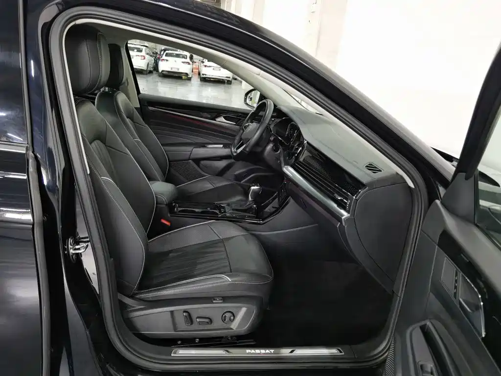 Volkswagen Passat — фото 23
