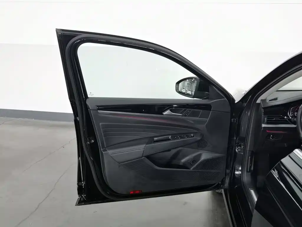 Volkswagen Passat — фото 8