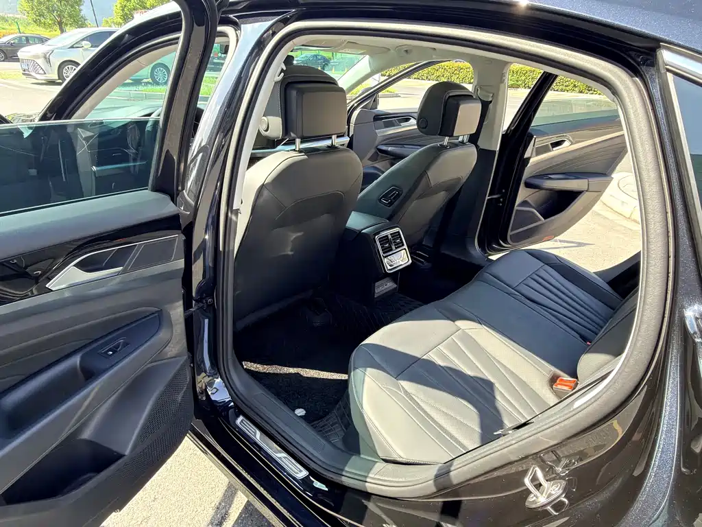 Volkswagen Passat — фото 11