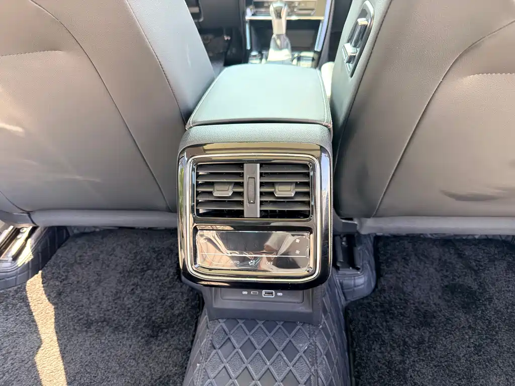 Volkswagen Passat — фото 15