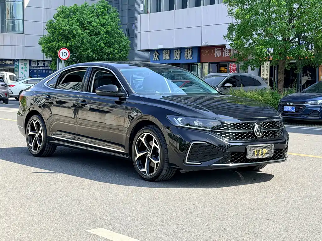Volkswagen Passat — фото 3