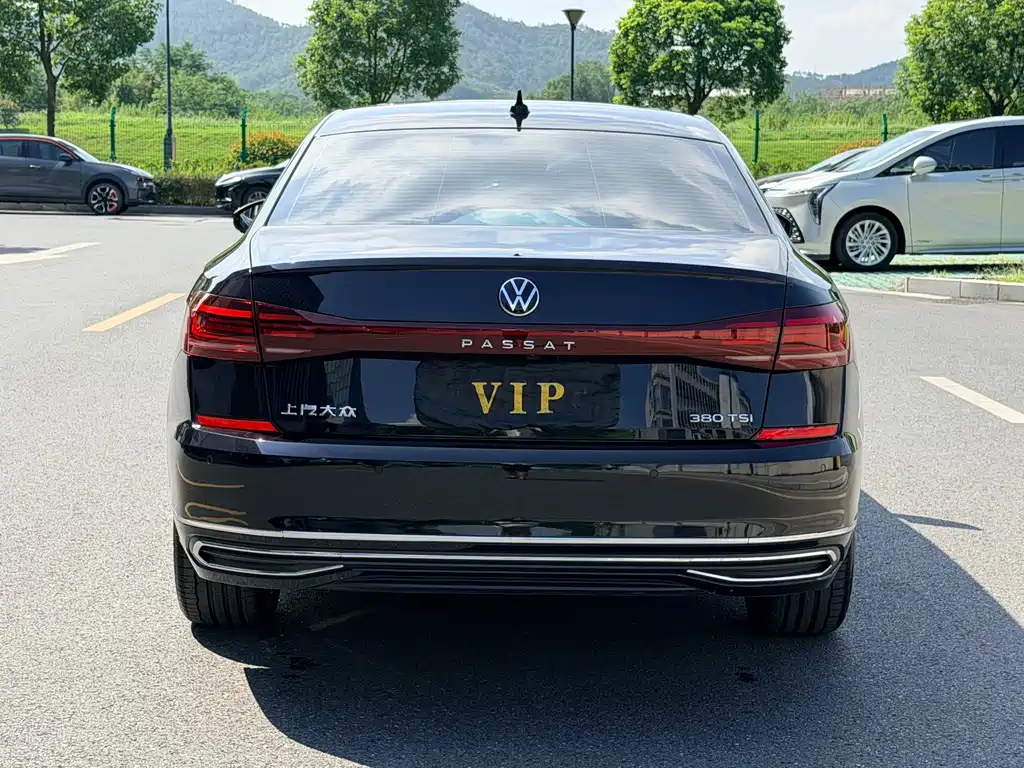 Volkswagen Passat — фото 5
