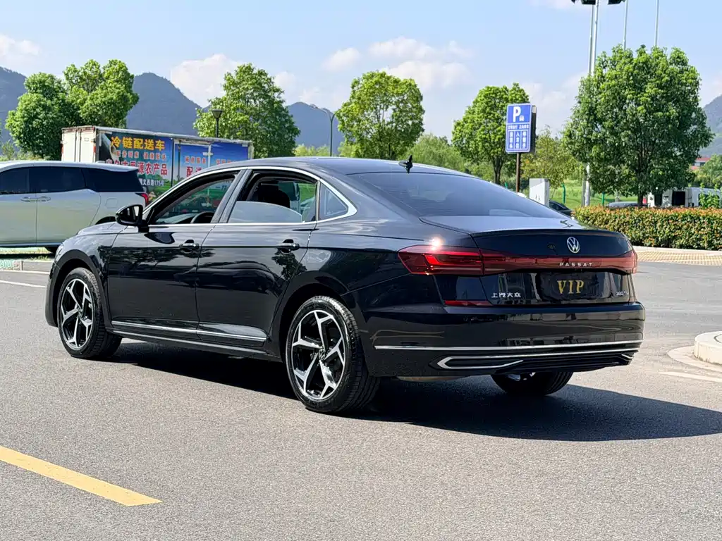 Volkswagen Passat — фото 6