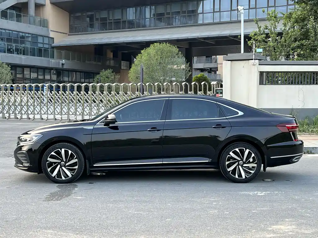 Volkswagen Passat — фото 5