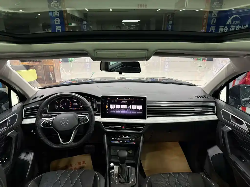 Volkswagen Tiguan L — фото 8