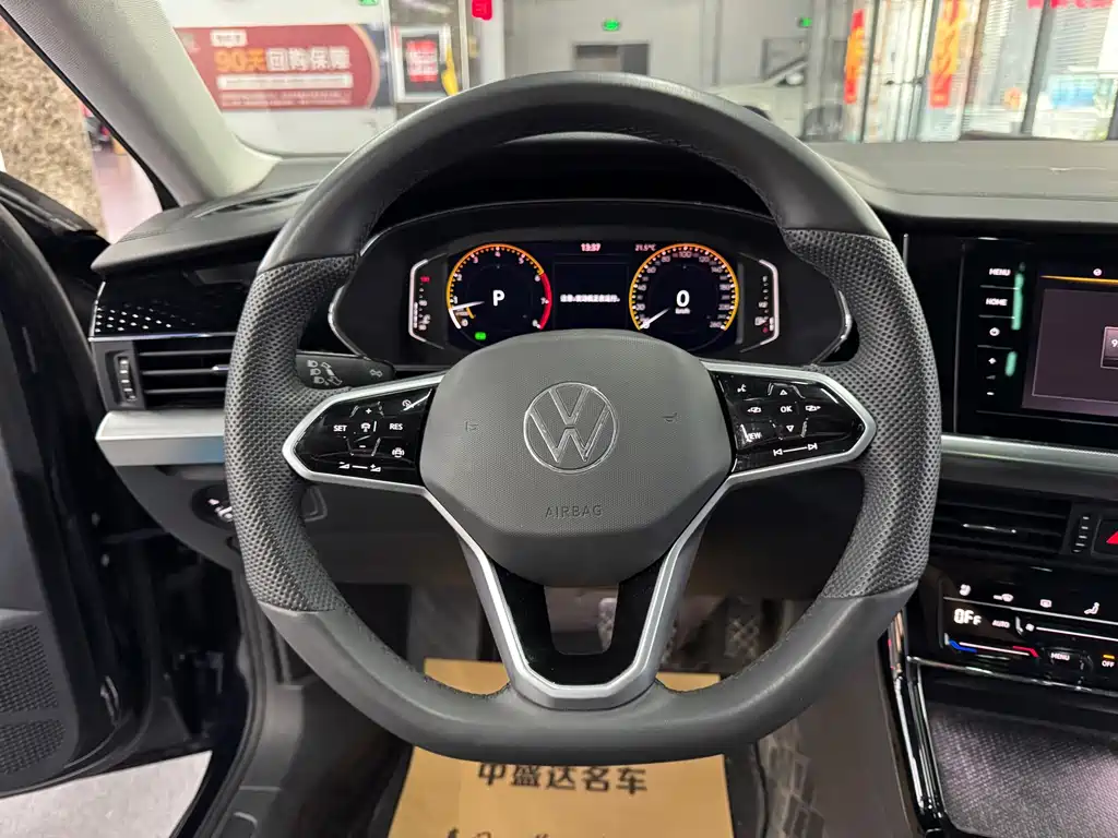 Volkswagen Passat — фото 14
