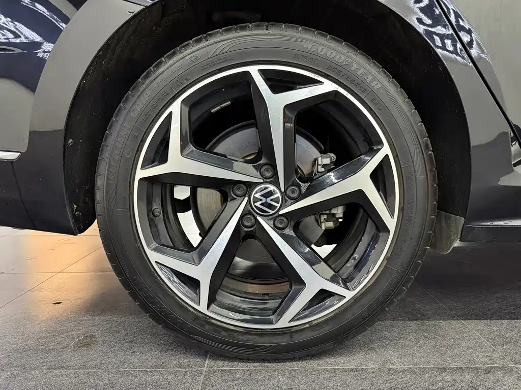 Volkswagen Passat — фото 15