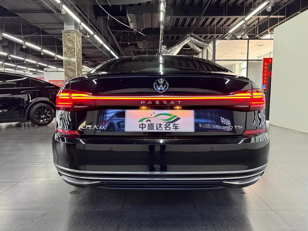 Volkswagen Passat — фото 5
