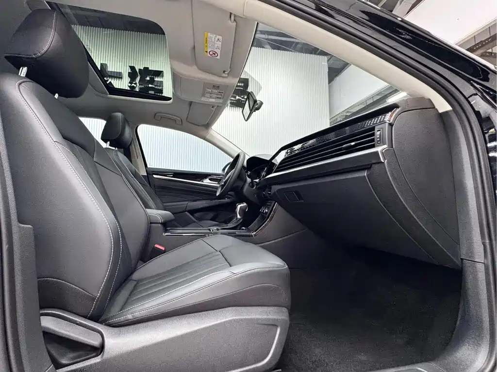 Volkswagen Passat — фото 11