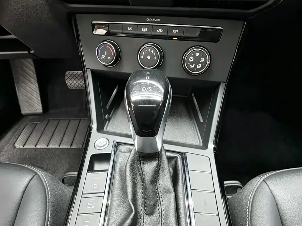 Volkswagen Passat — фото 15