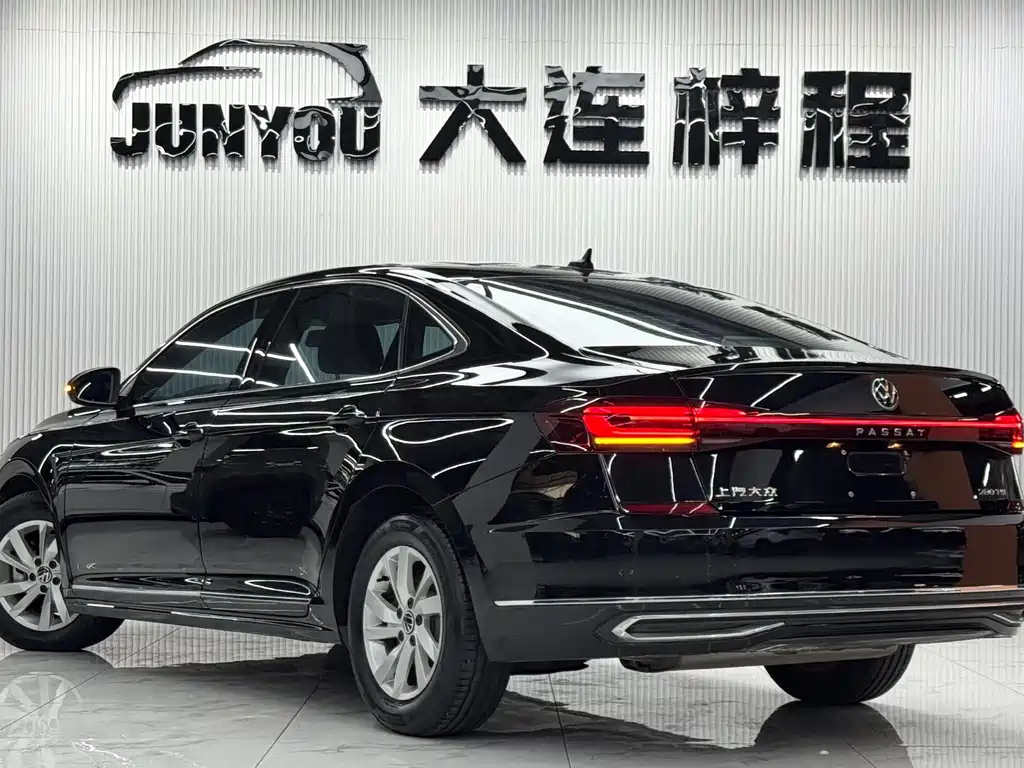 Volkswagen Passat — фото 6