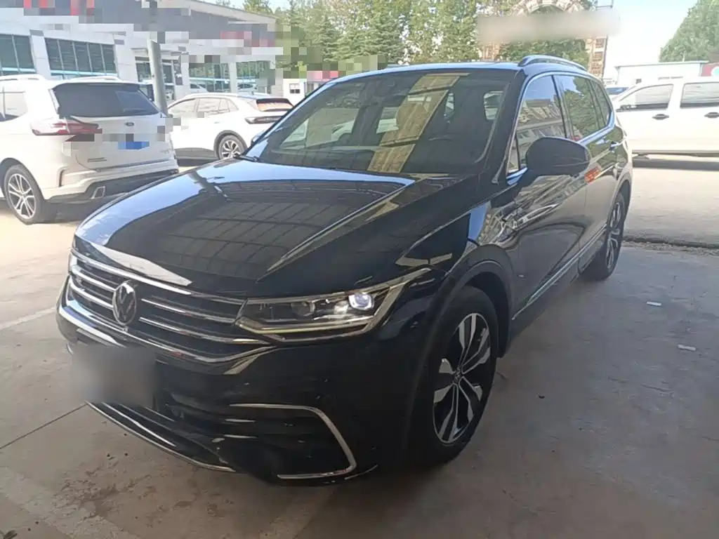 Volkswagen Tiguan L — фото 2