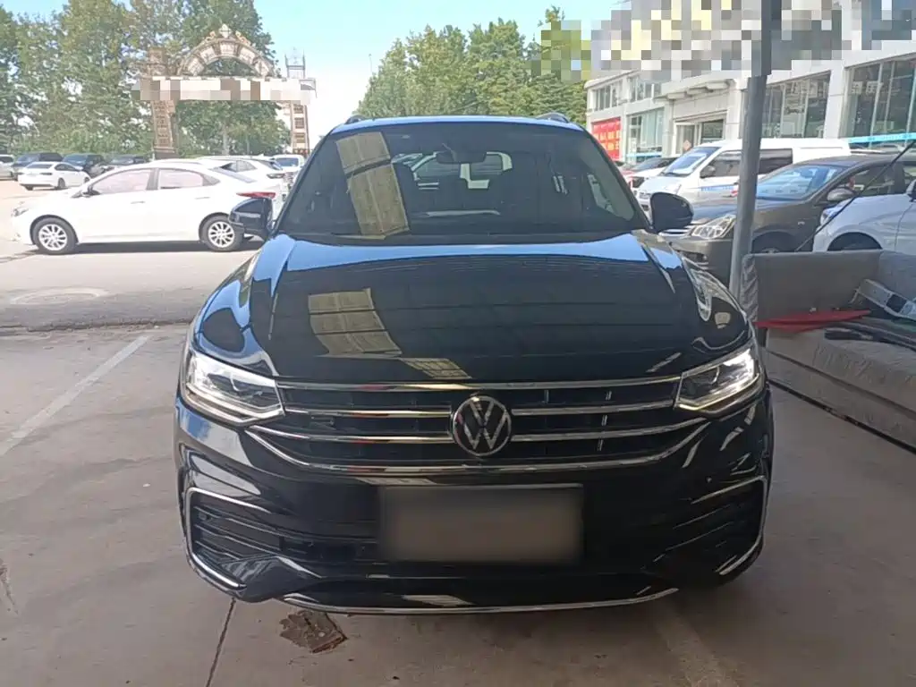 Volkswagen Tiguan L — фото 3