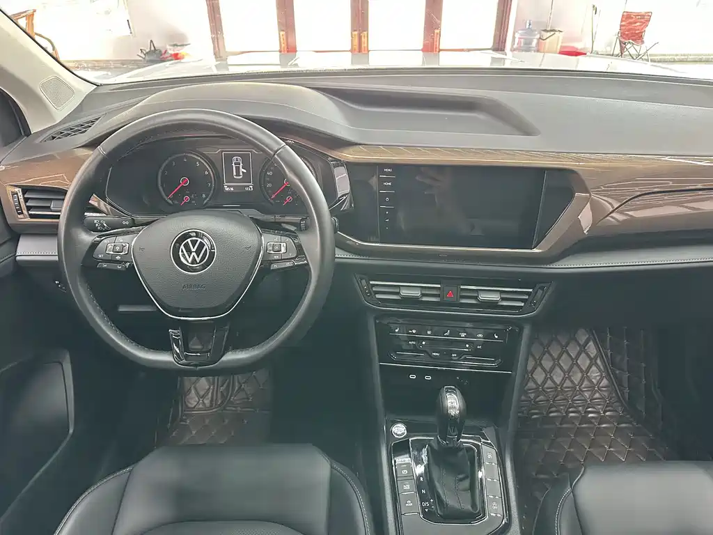 Volkswagen Tharu — фото 10
