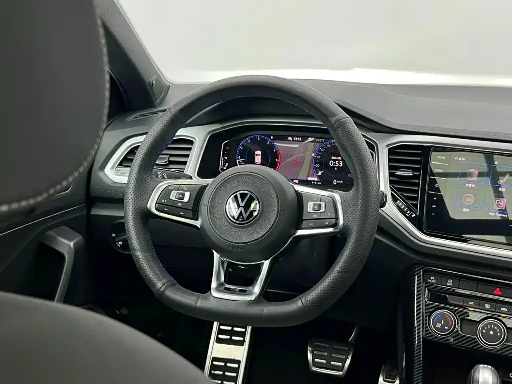Volkswagen T-Roc — фото 18