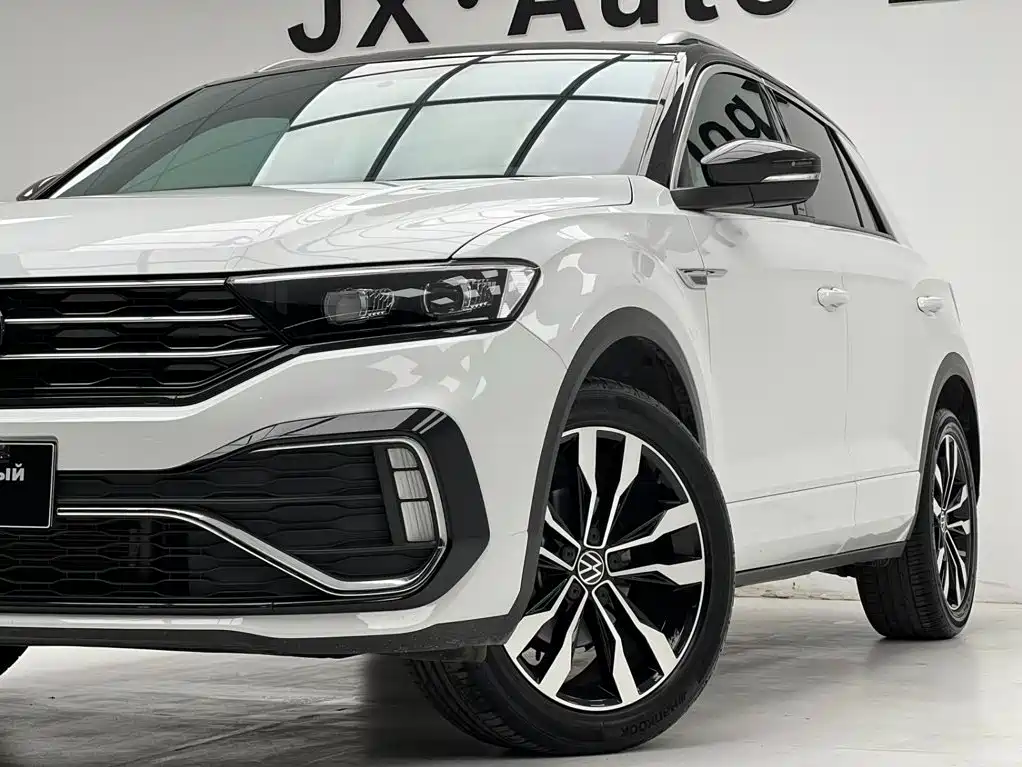 Volkswagen T-Roc — фото 10